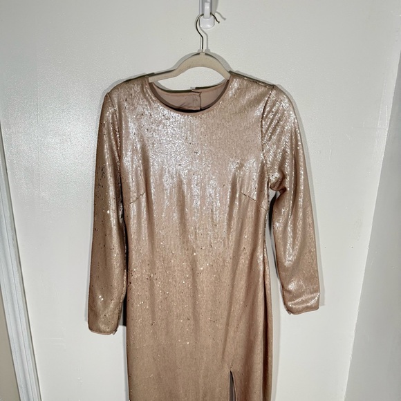 NWT Halston Heritage Buff & Gold Long Sleeve Sequin Maxi Gown - Picture 4 of 12